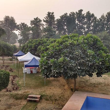 Club Awara Holiday Resort Manesar Exteriér fotografie